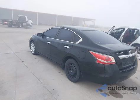 2015 Nissan Altima 2.5 S z USA, uszkodzony, nr VIN 1N4AL3AP5FC139966